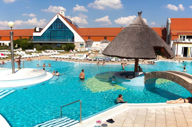 Kehidakustány – ahol a nyugalom, a természet és a gyógyító víz találkozik