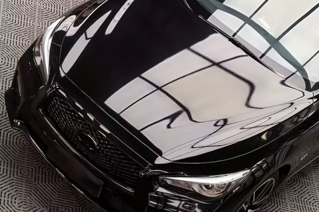 Színváltás fóliával: látványos, de nem csodaszer – amit a karosszériafóliázásról tudni kell