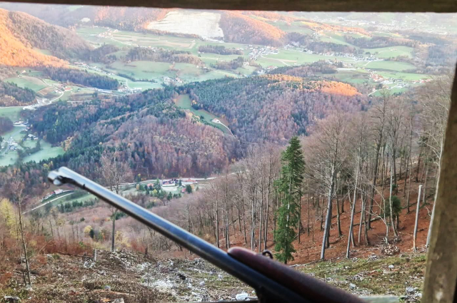 Ez bizony, nem nyaralás: csúcsragadozók földjén vadásznak a magyarok