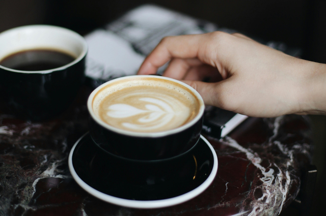 Gombakávé, hagymás latte és matcha – ezek a 2026-os kávétrendek