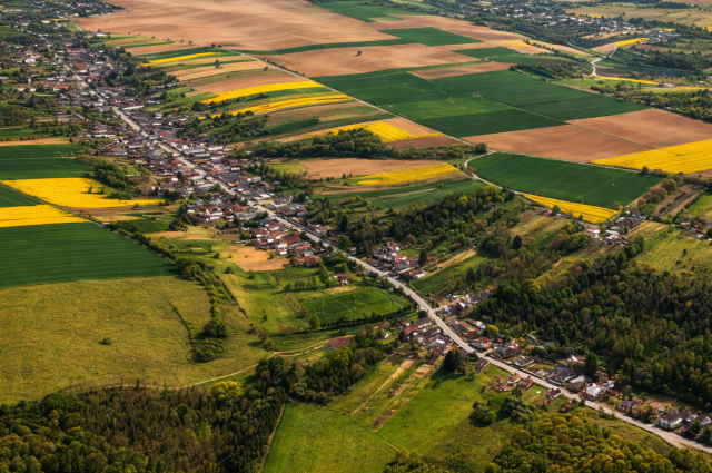 Új sorozat! A mi kis falunk: Eszteregnye
