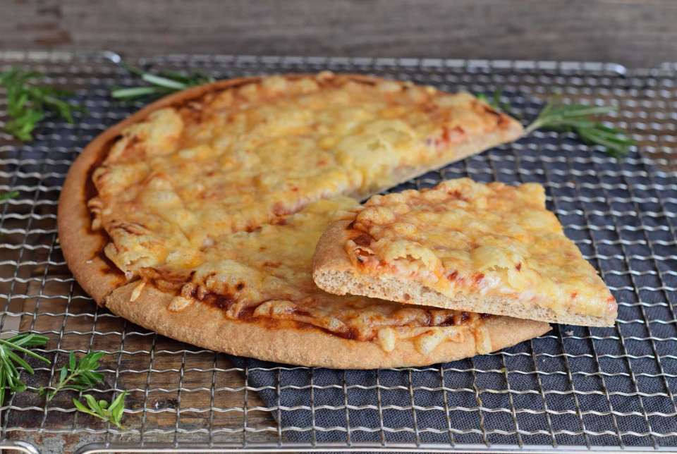 Villámgyors, bögrés teljes kiőrlésű pizzatészta estére