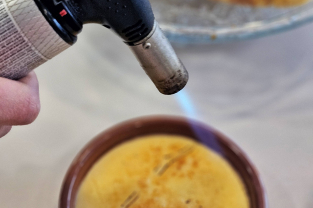 Katalán ihletésű desszert a tányéron: így született meg a Lokalista új ínyencsége